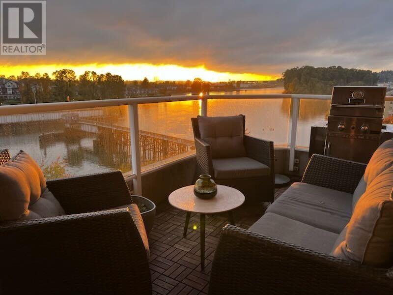 704 1250 Quayside Drive, New Westminster, British Columbia  V3M 6E2 - Photo 2 - R2827411