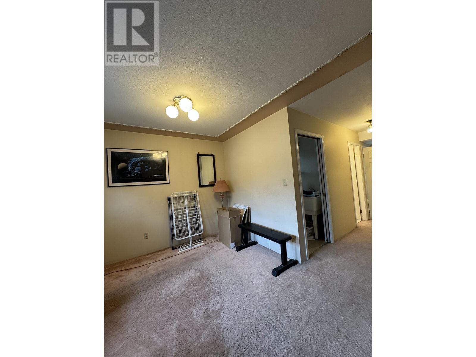 2607 Cambridge Street, Vancouver, British Columbia  V5K 1L6 - Photo 6 - R2811938