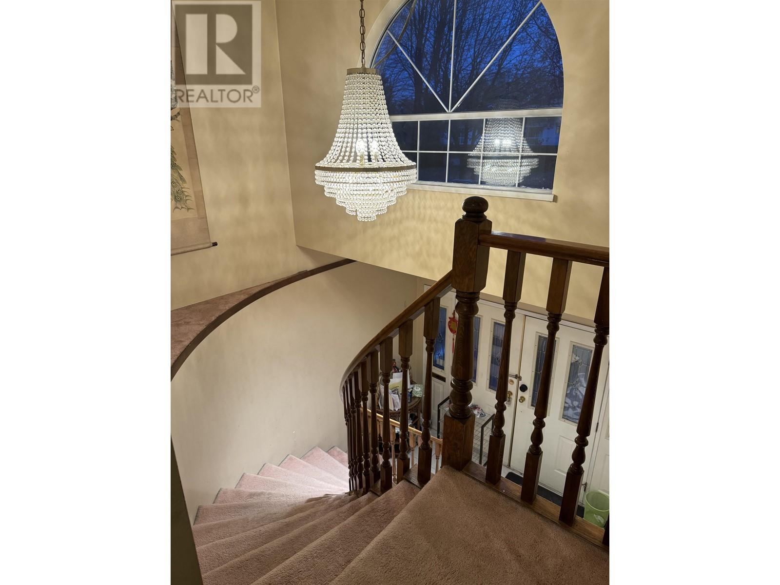 2607 Cambridge Street, Vancouver, British Columbia  V5K 1L6 - Photo 3 - R2811938
