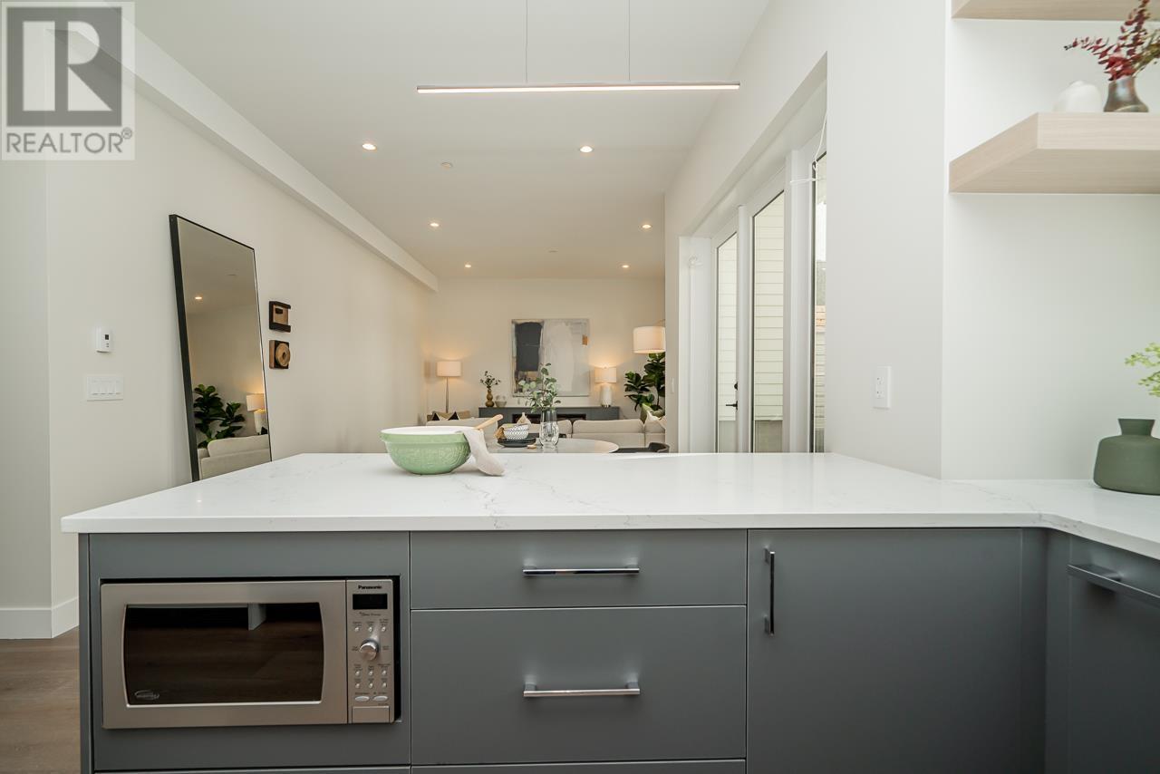 2690 E 8th Avenue, Vancouver, British Columbia  V5M 1W5 - Photo 10 - R2824323