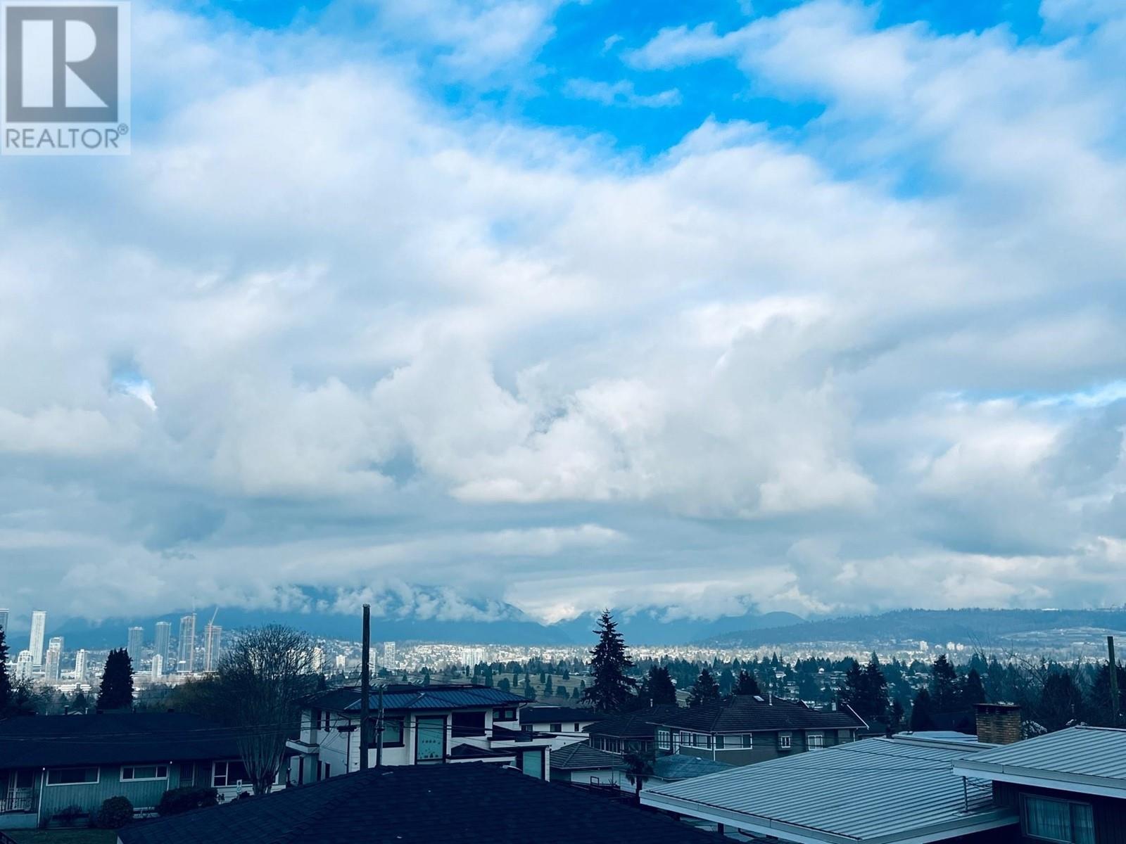 5650 Elsom Avenue, Burnaby, British Columbia  V5H 2Z9 - Photo 4 - R2814555