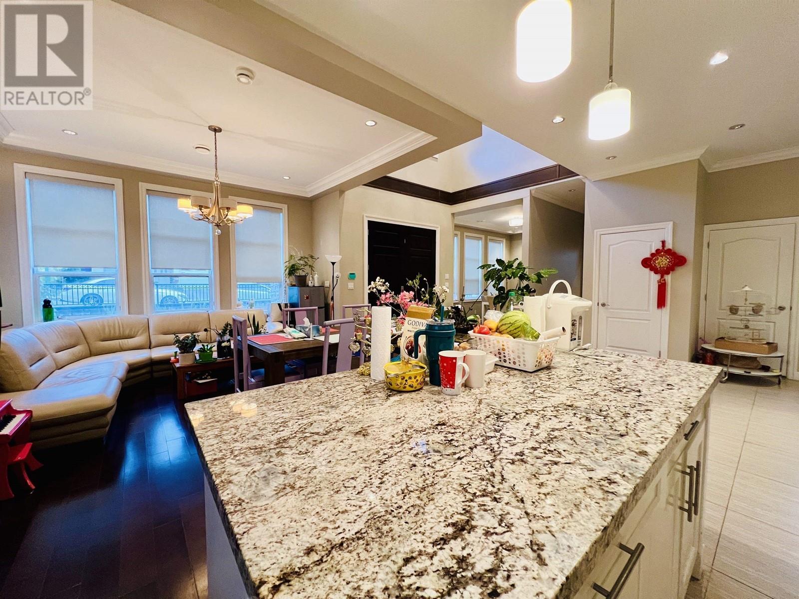 5650 Elsom Avenue, Burnaby, British Columbia  V5H 2Z9 - Photo 8 - R2814555