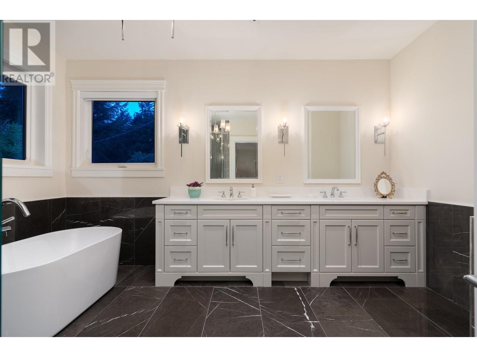 405 Southborough Drive, West Vancouver, British Columbia  V7S 1M3 - Photo 29 - R2824651
