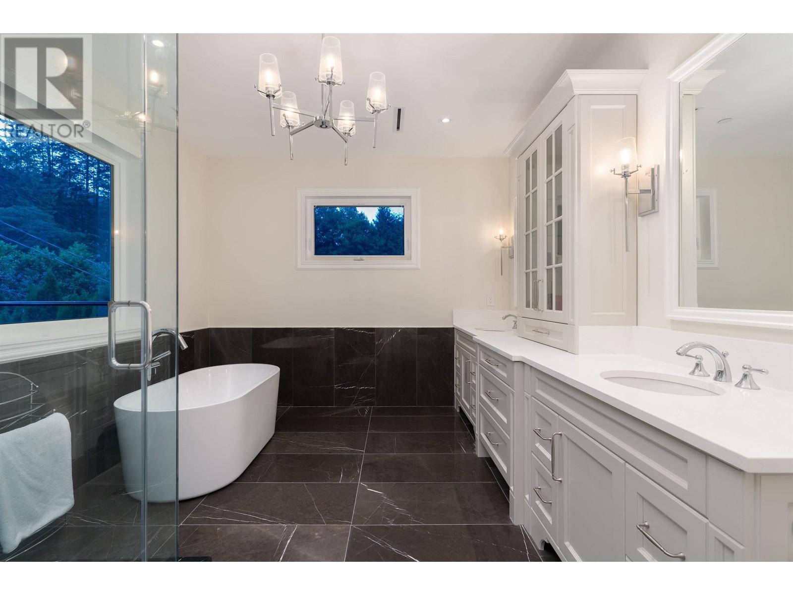 405 Southborough Drive, West Vancouver, British Columbia  V7S 1M3 - Photo 31 - R2824651