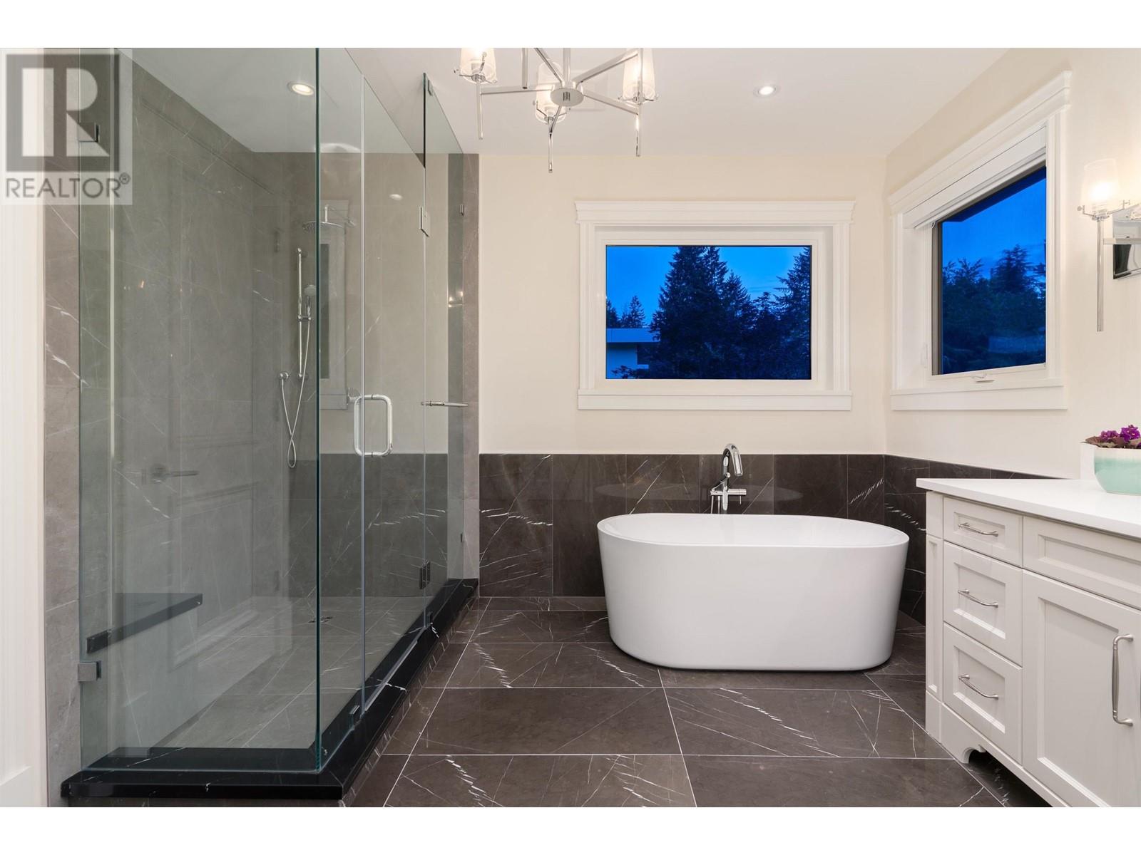 405 Southborough Drive, West Vancouver, British Columbia  V7S 1M3 - Photo 28 - R2824651