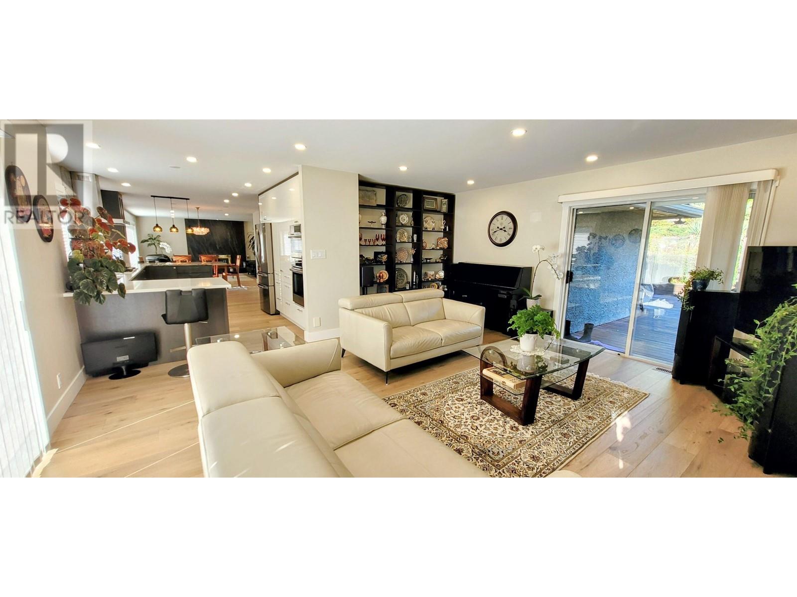 394 Ventura Crescent, North Vancouver, British Columbia  V7N 3G6 - Photo 4 - R2829554