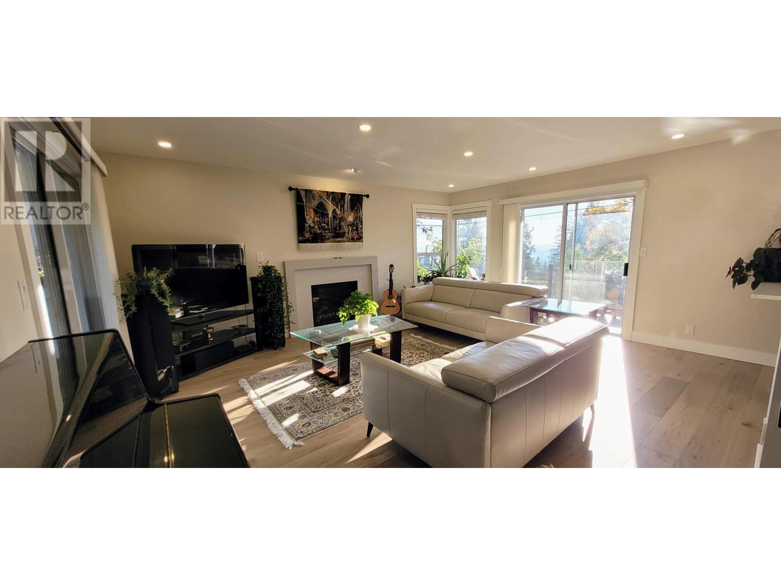 394 Ventura Crescent, North Vancouver, British Columbia  V7N 3G6 - Photo 5 - R2829554