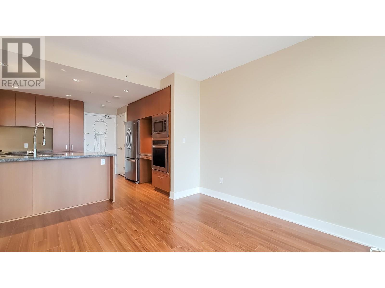 605 3008 Glen Drive, Coquitlam, British Columbia  V3B 0J5 - Photo 12 - R2824996
