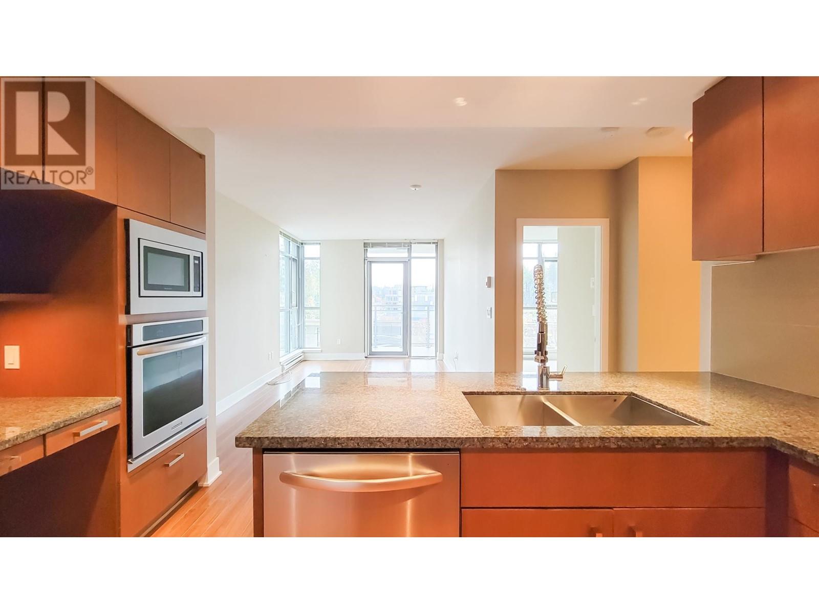 605 3008 Glen Drive, Coquitlam, British Columbia  V3B 0J5 - Photo 9 - R2824996