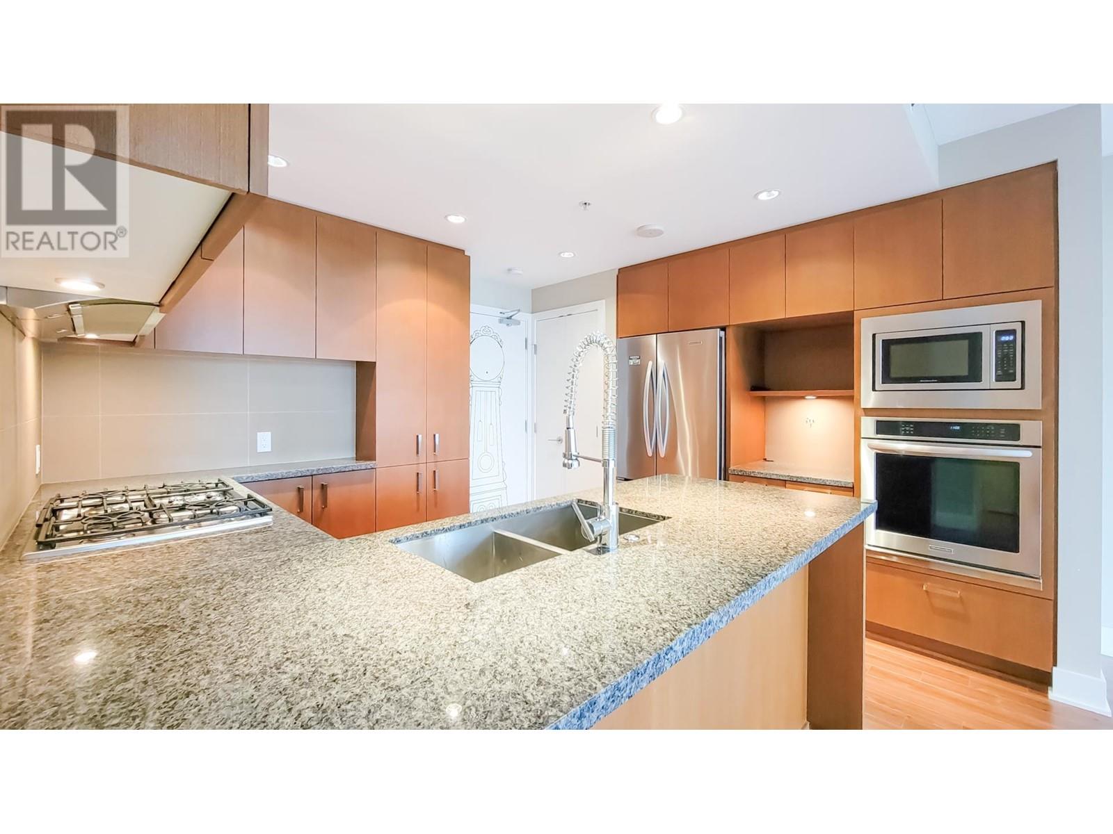 605 3008 Glen Drive, Coquitlam, British Columbia  V3B 0J5 - Photo 6 - R2824996