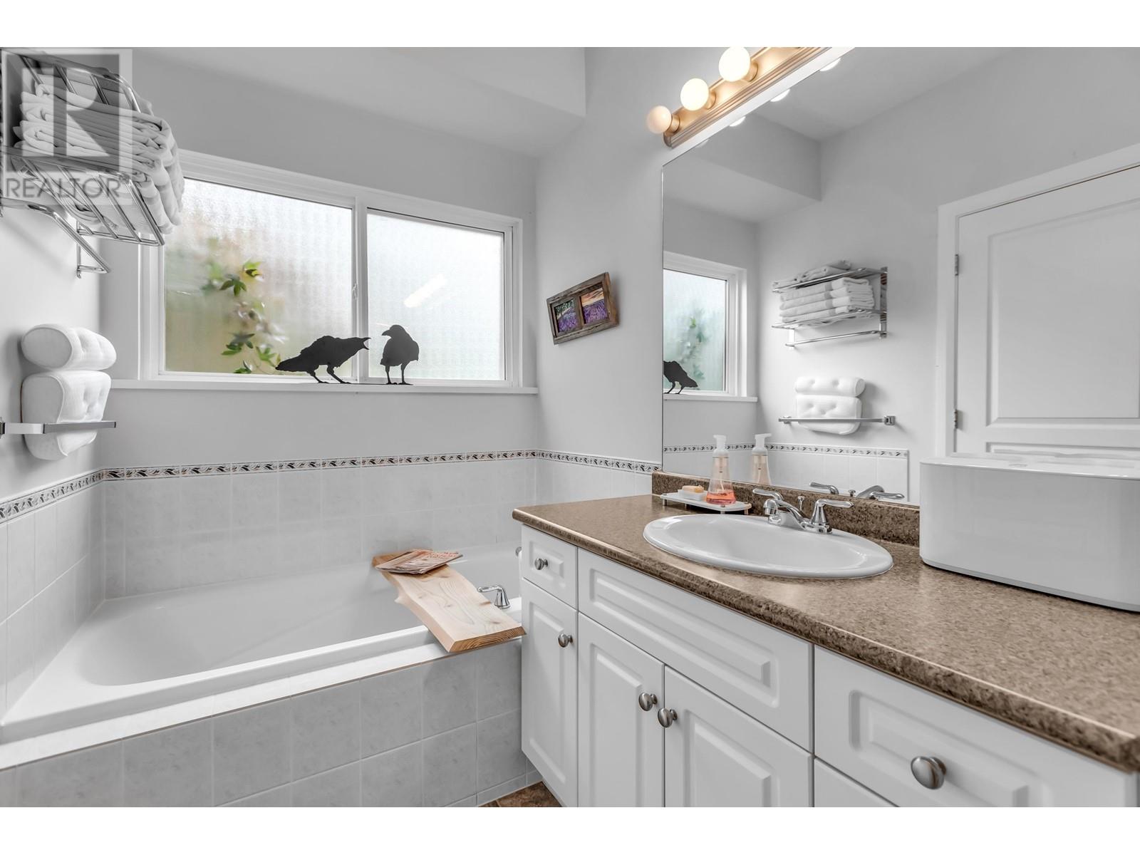 10992 241 Street, Maple Ridge, British Columbia  V2W 1H7 - Photo 19 - R2825289