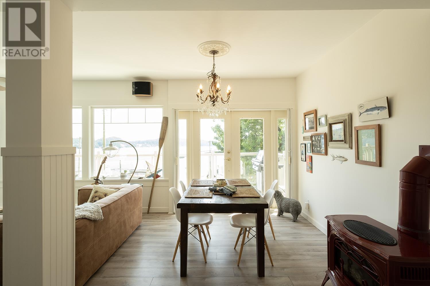 446 Central Avenue, Gibsons, British Columbia  V0N 1V1 - Photo 11 - R2830366