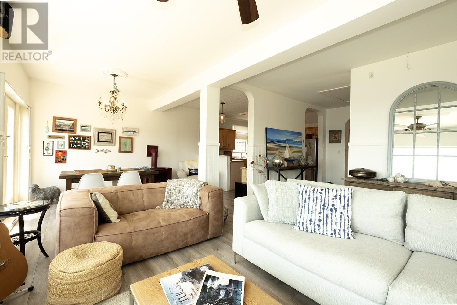 446 Central Avenue, Gibsons, British Columbia  V0N 1V1 - Photo 14 - R2830366