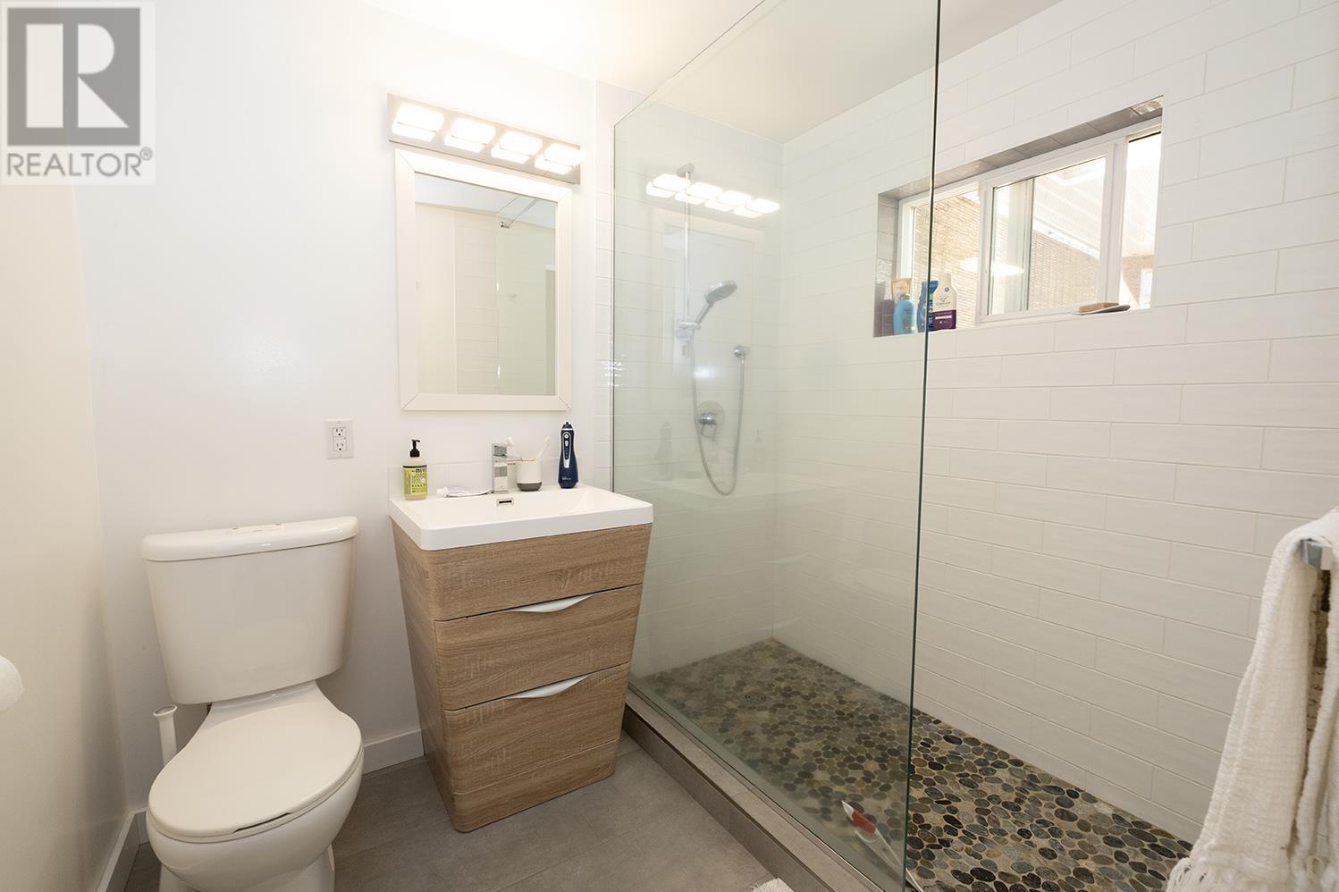 446 Central Avenue, Gibsons, British Columbia  V0N 1V1 - Photo 25 - R2830366