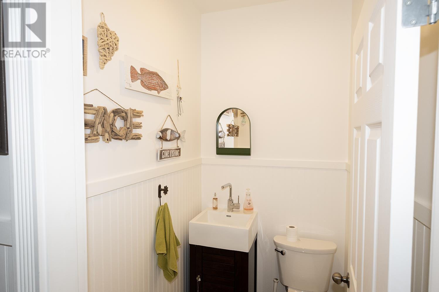 446 Central Avenue, Gibsons, British Columbia  V0N 1V1 - Photo 28 - R2830366