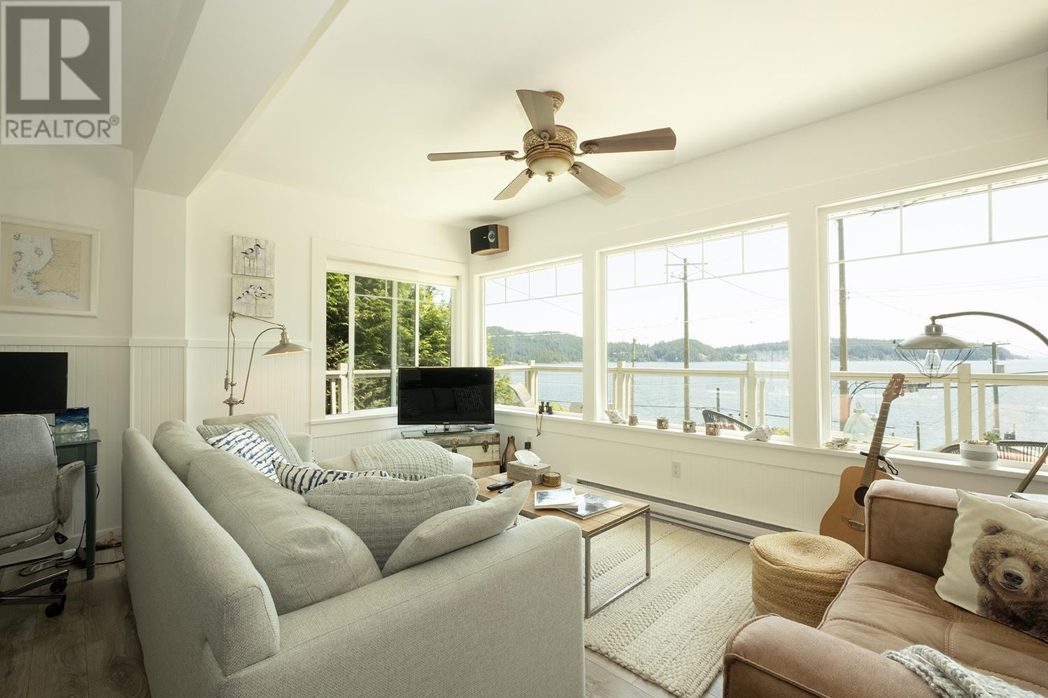 446 Central Avenue, Gibsons, British Columbia  V0N 1V1 - Photo 9 - R2830366