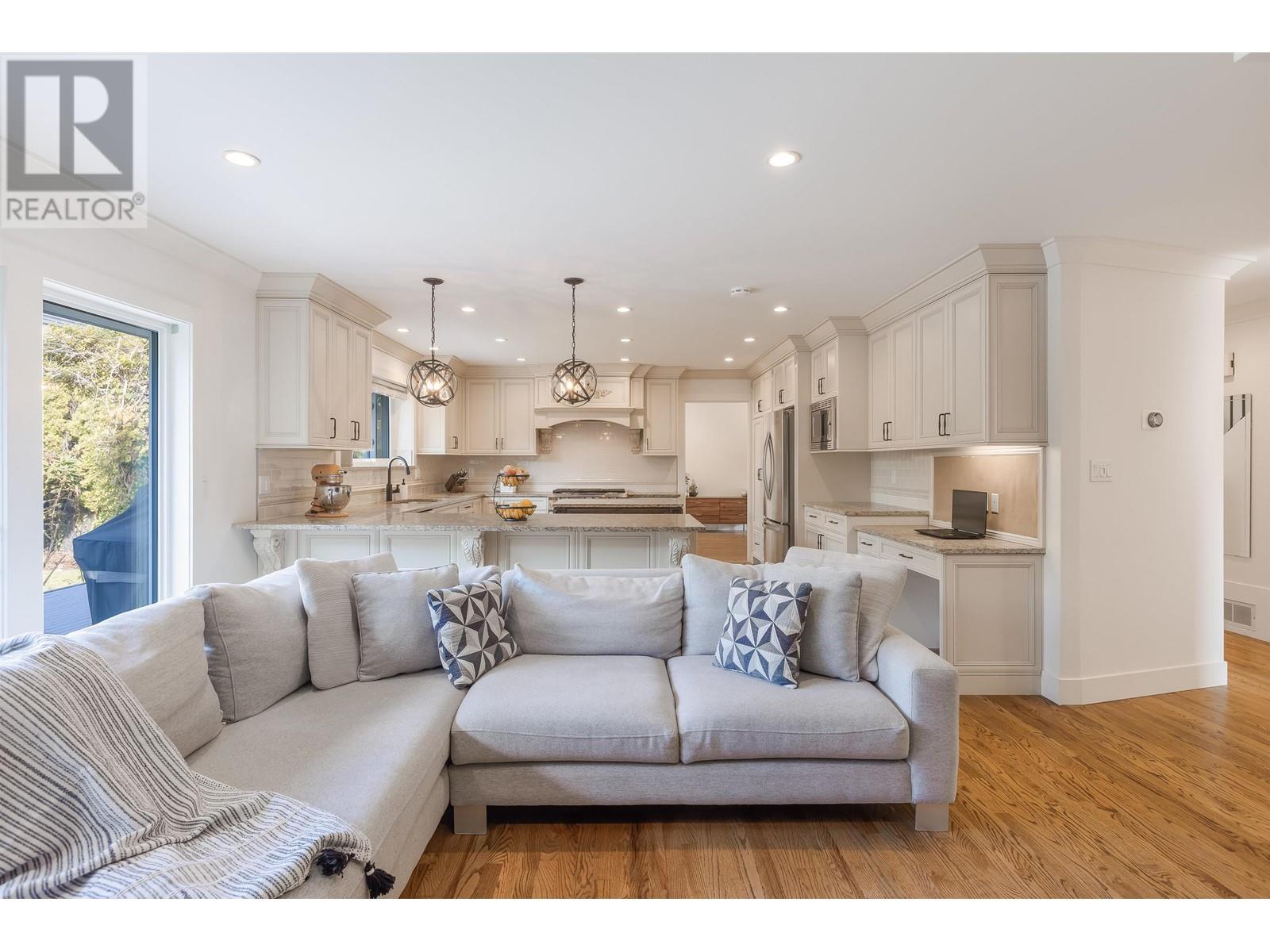 6655 Gamba Drive, Richmond, British Columbia  V7C 2G4 - Photo 11 - R2821207