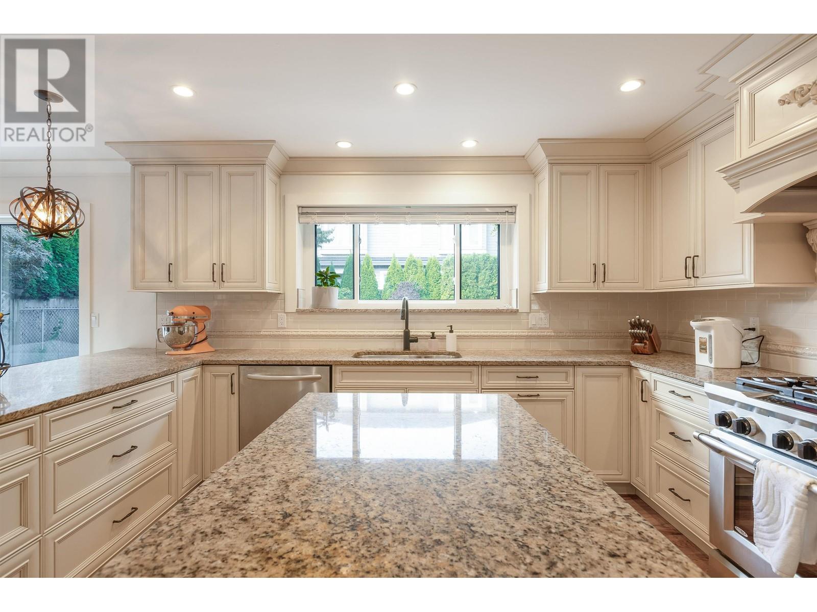 6655 Gamba Drive, Richmond, British Columbia  V7C 2G4 - Photo 7 - R2821207