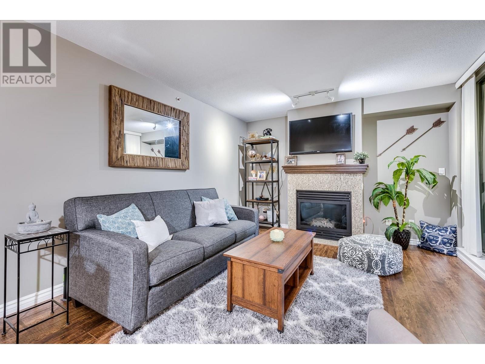 304 120 Milross Avenue, Vancouver, British Columbia  V6A 4K7 - Photo 2 - R2801693