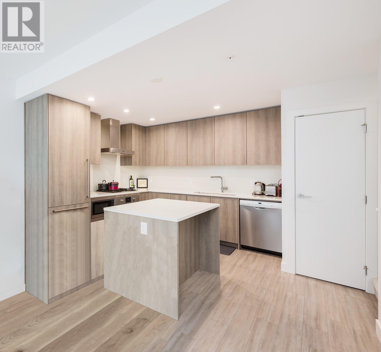 213 2060 Curling Road, North Vancouver, British Columbia  V7P 0E1 - Photo 7 - R2826364