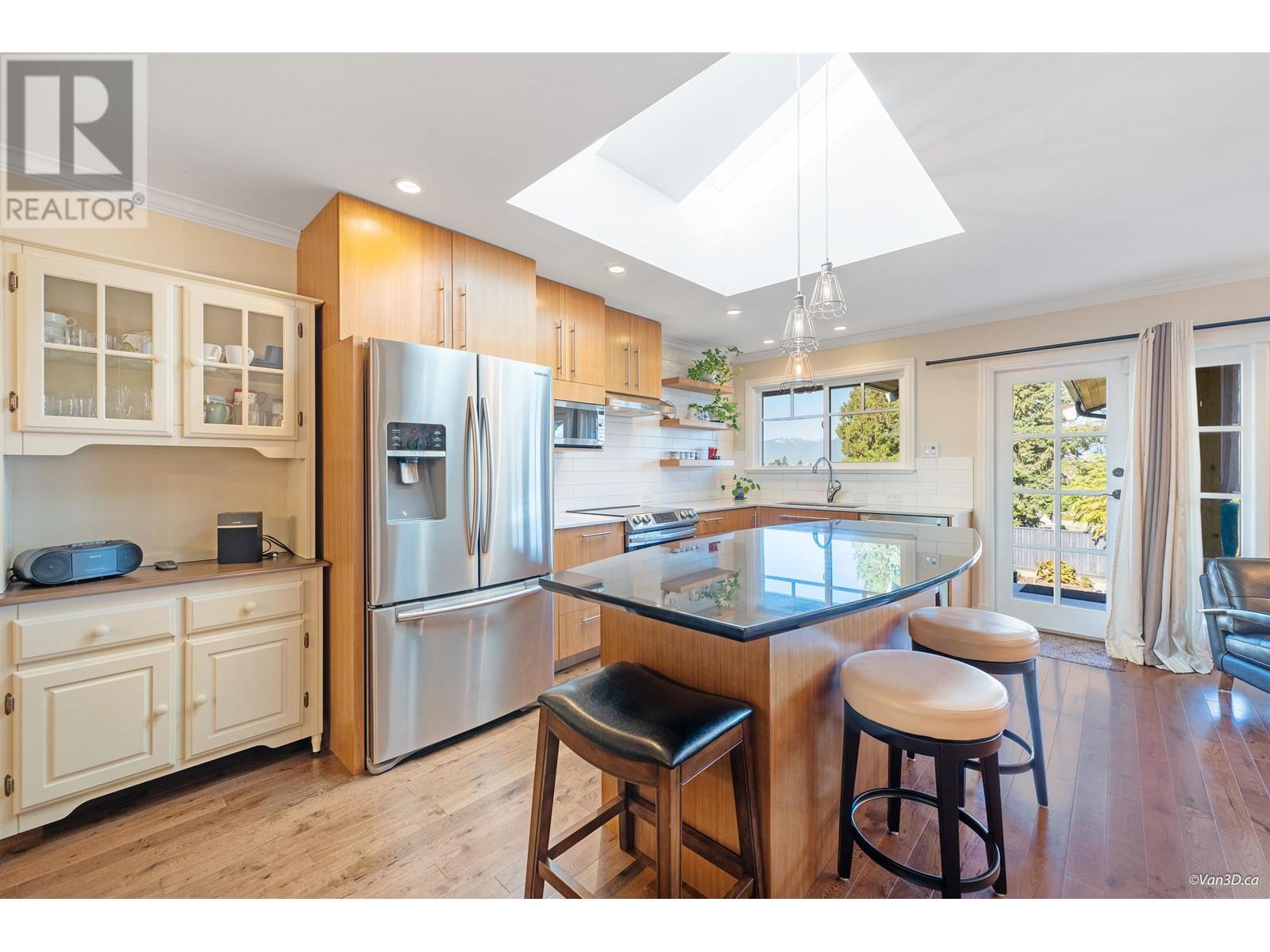 4075 Brandon Street, Burnaby, British Columbia  V5G 2P7 - Photo 6 - R2829915