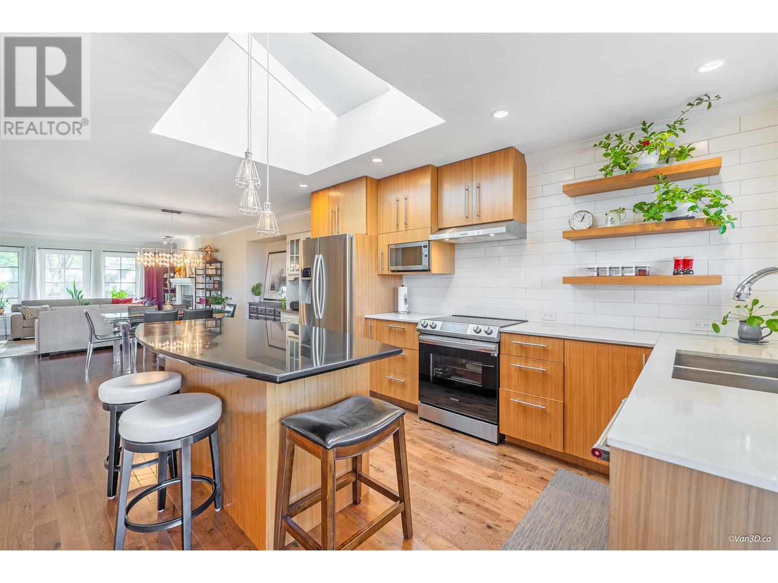 4075 Brandon Street, Burnaby, British Columbia  V5G 2P7 - Photo 8 - R2829915