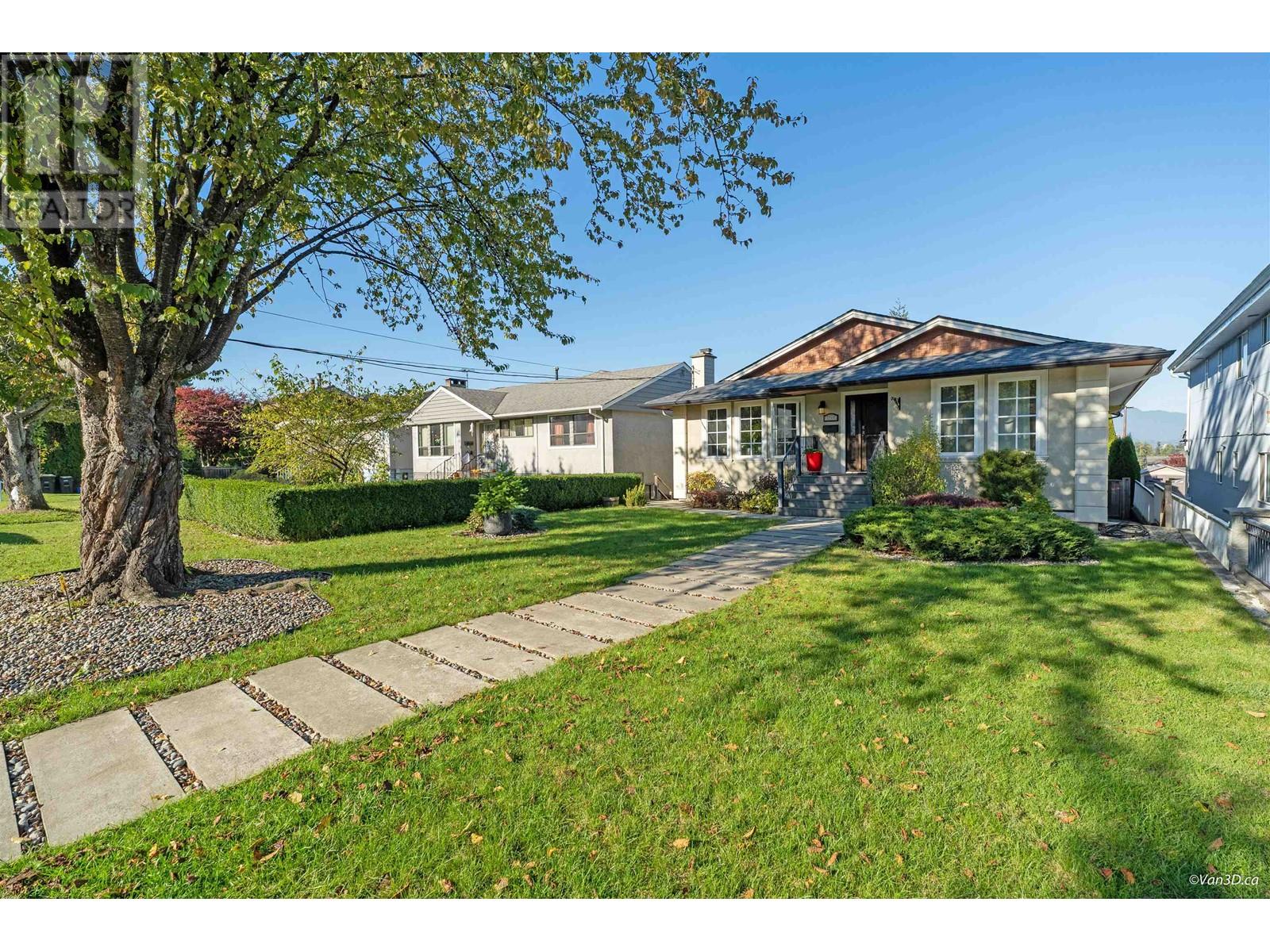 4075 BRANDON STREET, burnaby, British Columbia