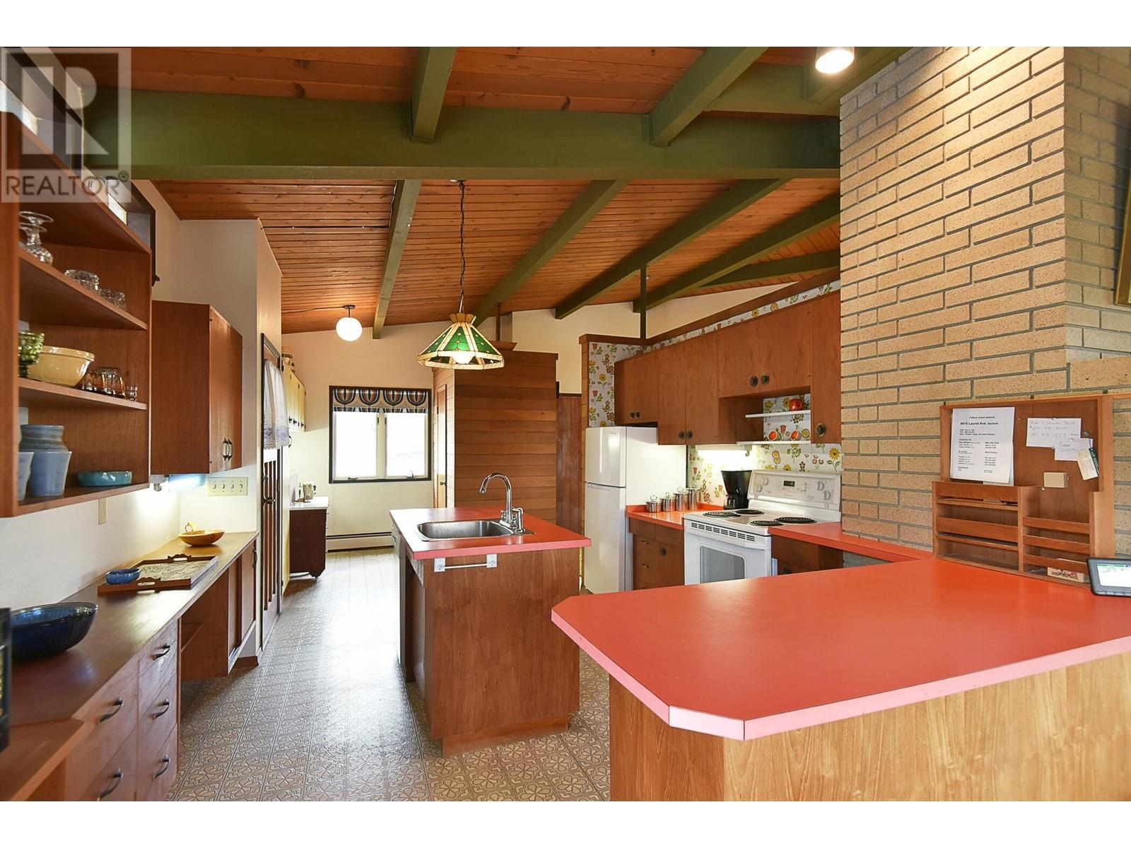 4815 Laurel Avenue, Sechelt, British Columbia  V7Z 0B5 - Photo 8 - R2816745