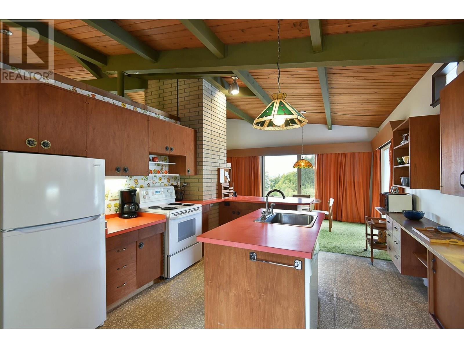 4815 Laurel Avenue, Sechelt, British Columbia  V7Z 0B5 - Photo 10 - R2816745