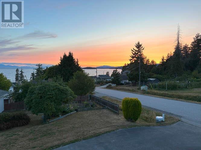 4815 Laurel Avenue, Sechelt, British Columbia  V7Z 0B5 - Photo 3 - R2816745