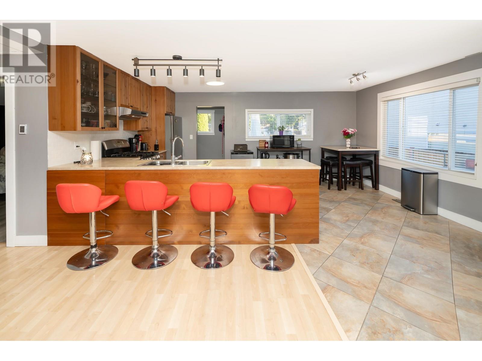 11641 212 Street, Maple Ridge, British Columbia  V2X 4Z6 - Photo 10 - R2829280
