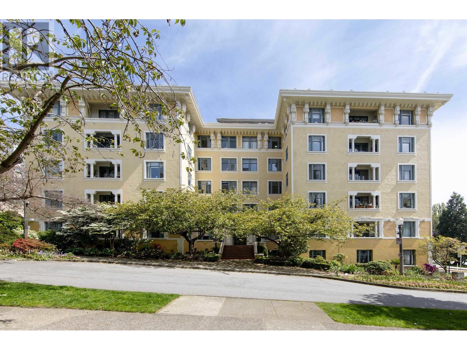 42 1386 Nicola Street, Vancouver, British Columbia  V6G 2G2 - Photo 1 - R2830558