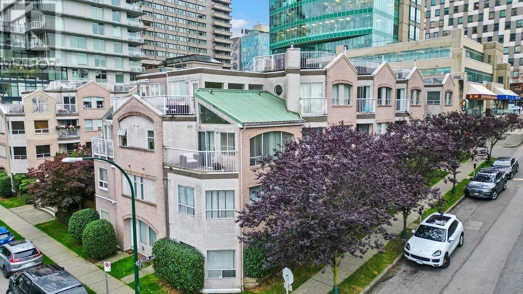 Listing Picture 4 of 14 : 105 788 W 8TH AVENUE, Vancouver / 溫哥華 - 魯藝地產 Yvonne Lu Group - MLS Medallion Club Member