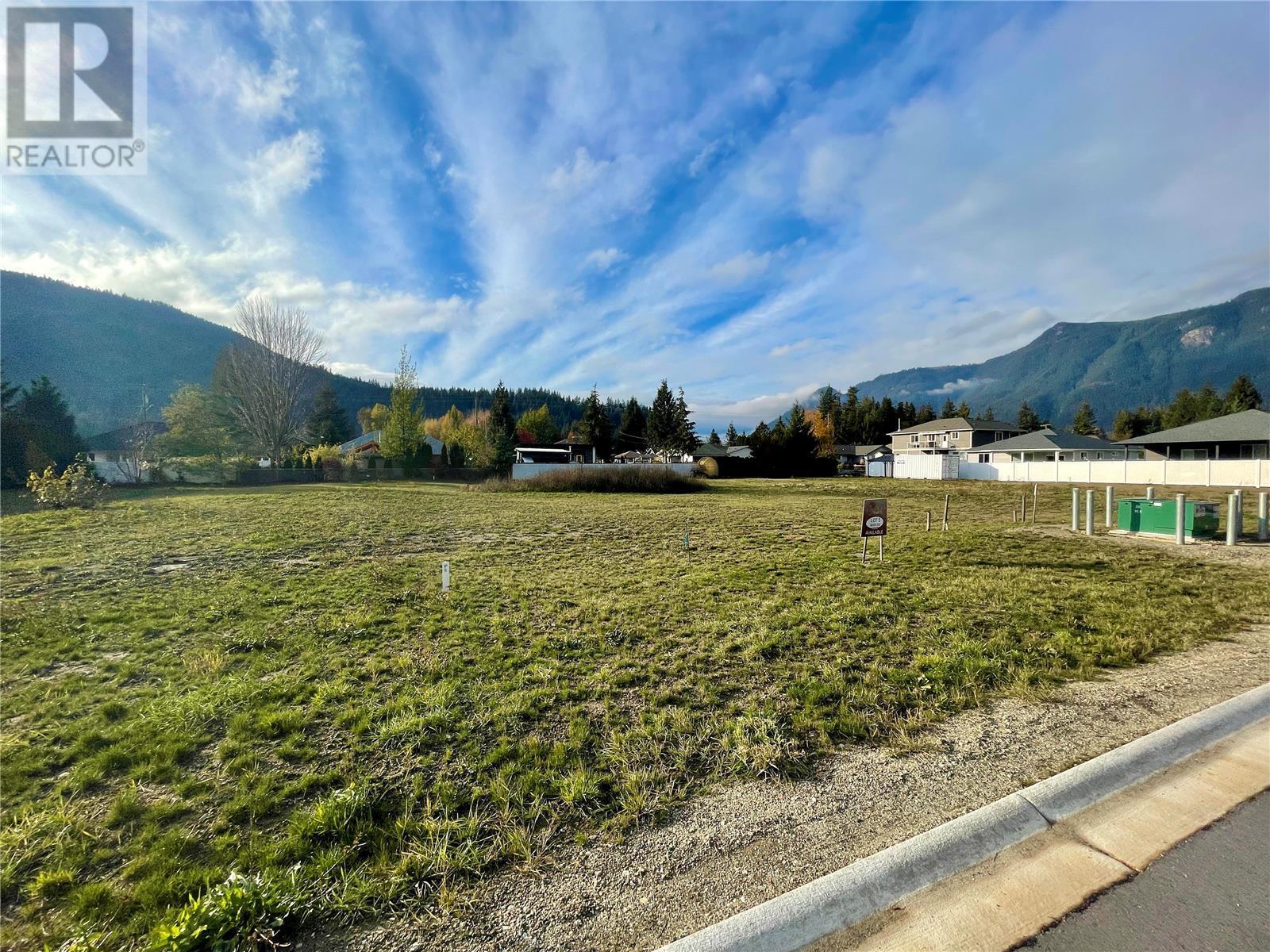 Lot 5 Hemlock South Crescent,, Sicamous, British Columbia  V0E 2V1 - Photo 5 - 10288120