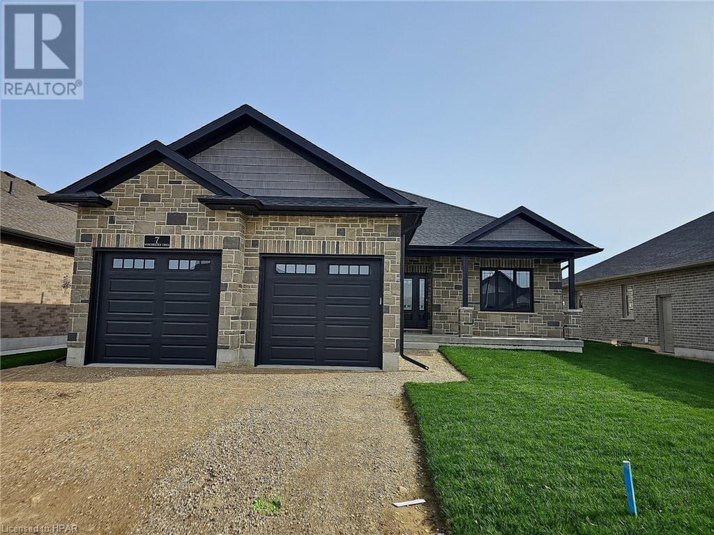 7 Winchester Crescent, Listowel, Ontario  N4W 3K7 - Photo 1 - 40509758