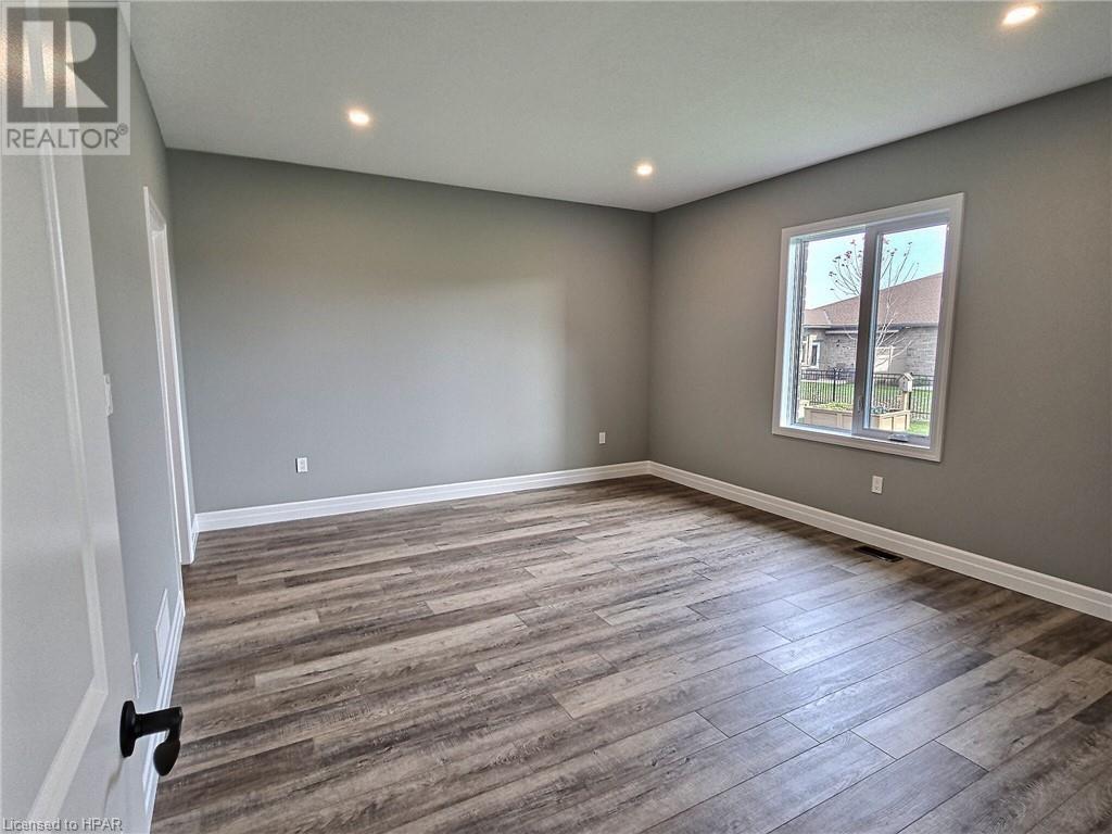 7 Winchester Crescent, Listowel, Ontario  N4W 3K7 - Photo 8 - 40509758