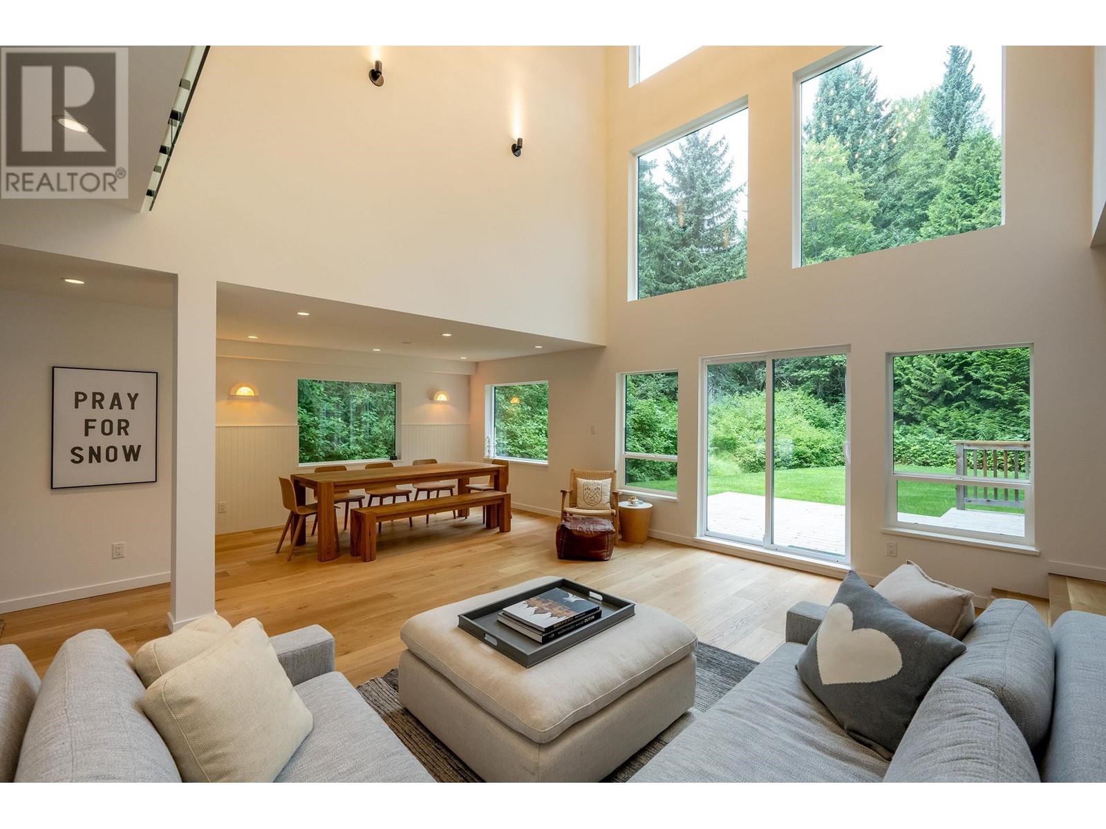 6737 Crabapple Drive, Whistler, British Columbia  V8E 0C5 - Photo 2 - R2807165