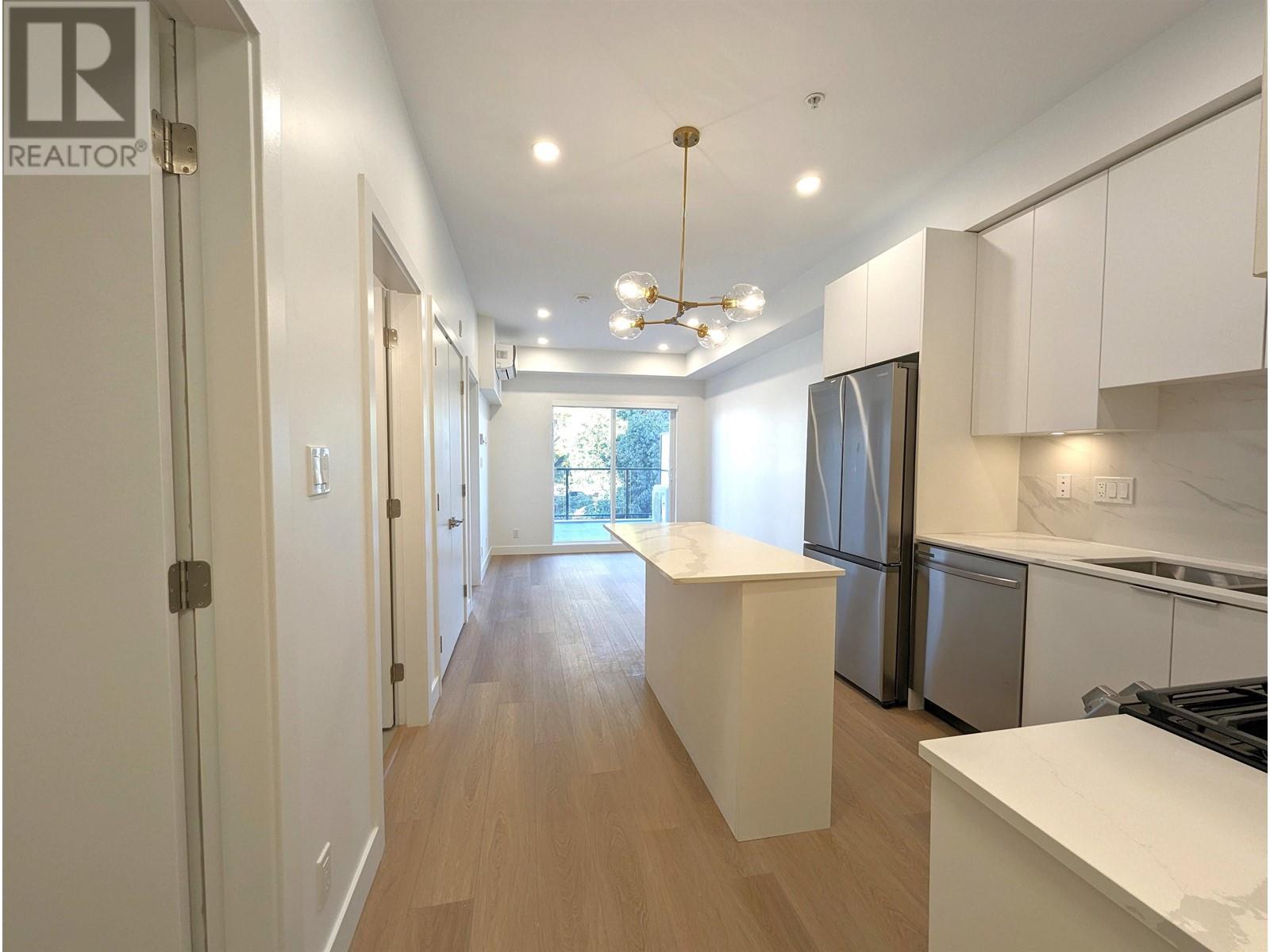 203 2331 Kelly Avenue, Port Coquitlam, British Columbia  V3C 1Y3 - Photo 2 - R2830899