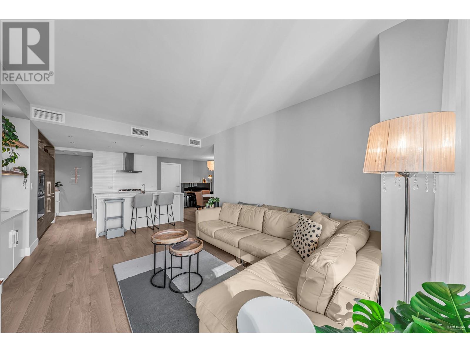 1601 7388 Kingsway, Burnaby, British Columbia  V3N 0G9 - Photo 3 - R2831092