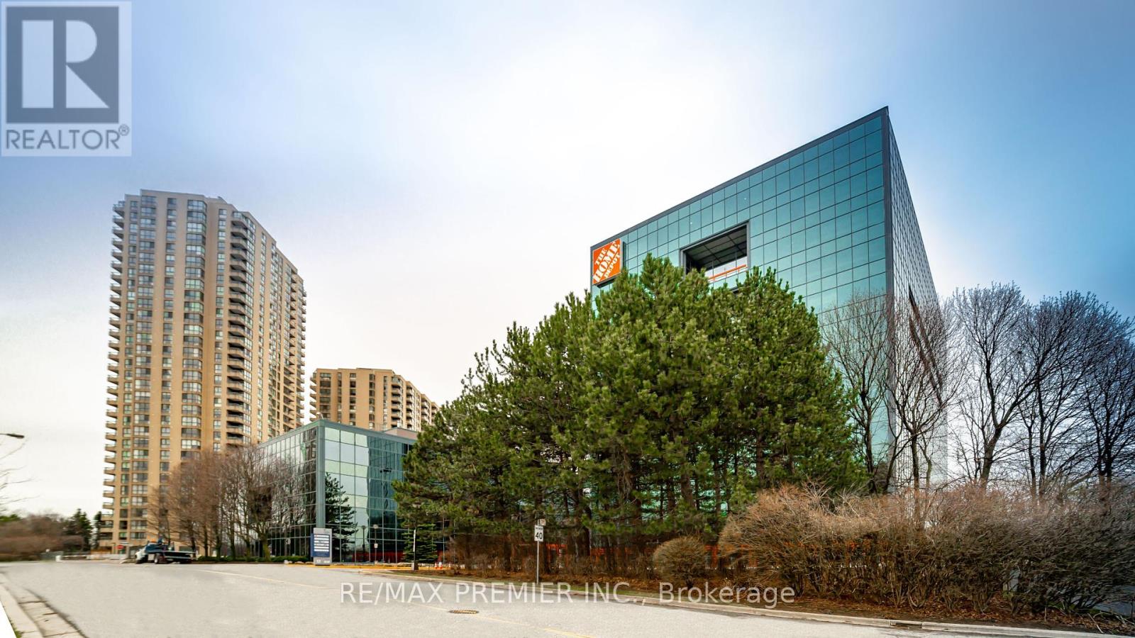 #702-I -1 Concord Gate, Toronto, Ontario  M3C 3N6 - Photo 2 - C7282258