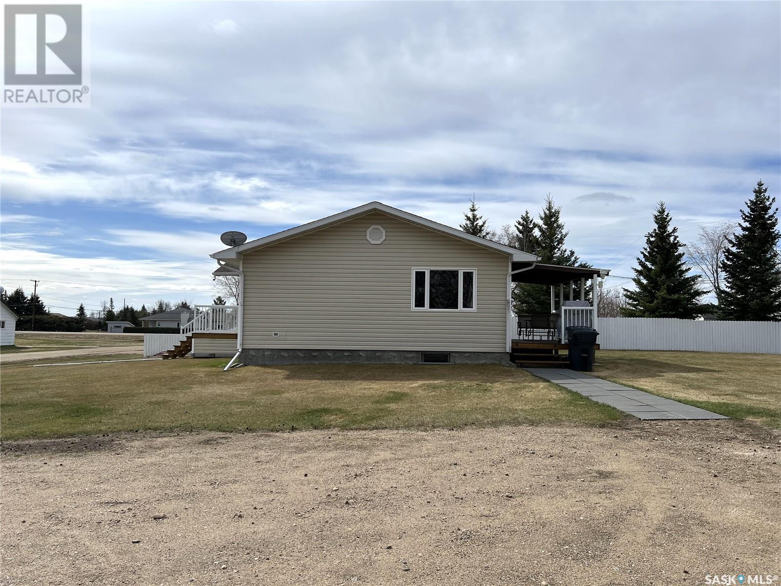 109 2nd Street Nw, Goodsoil, Saskatchewan  S0M 1A0 - Photo 30 - SK951486