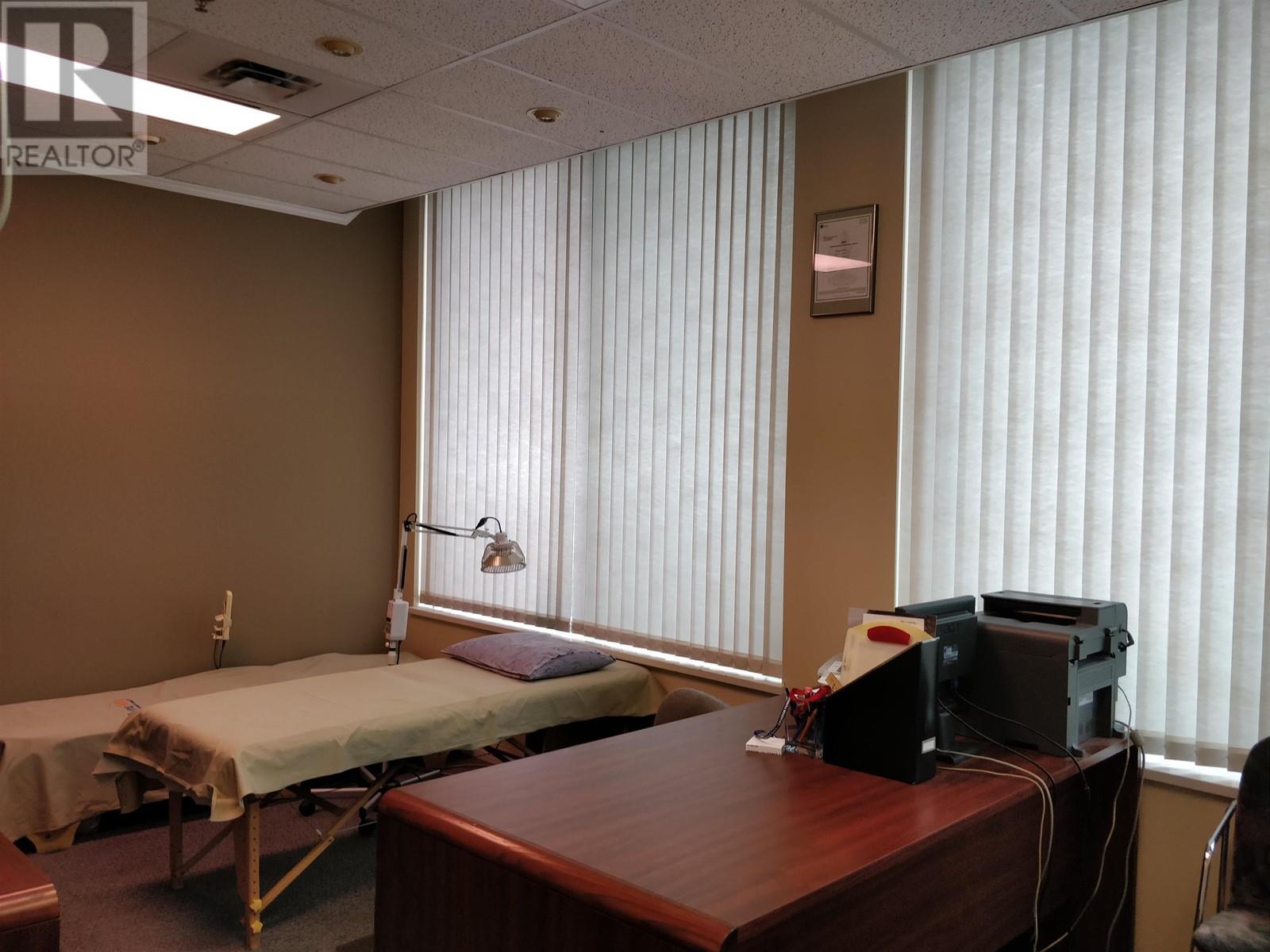 Property at 406 4885 KINGSWAY image 3