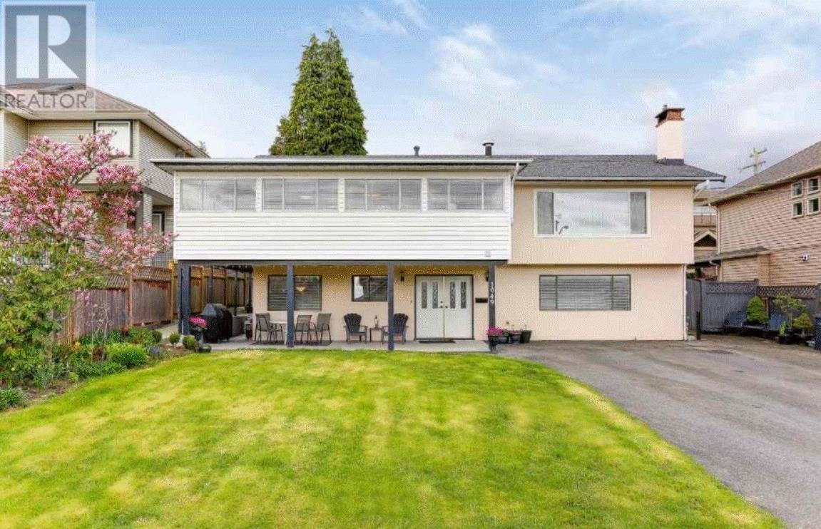 1049 Charland Avenue, Coquitlam, British Columbia V3K 3K8 (26263085