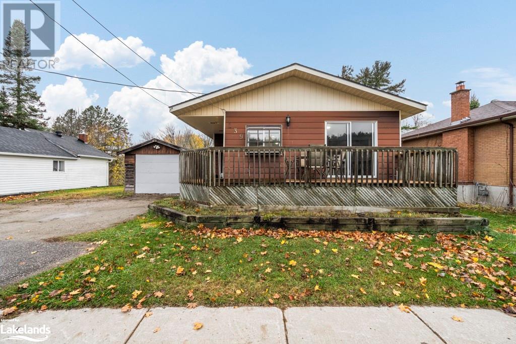 139 Poyntz Street, Ontario L9M 1P5 (26265645