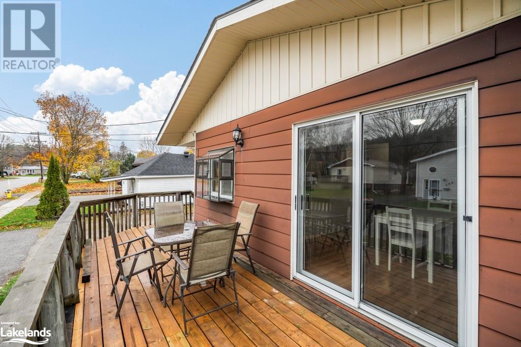 139 Poyntz Street, Ontario L9M 1P5 (26265645