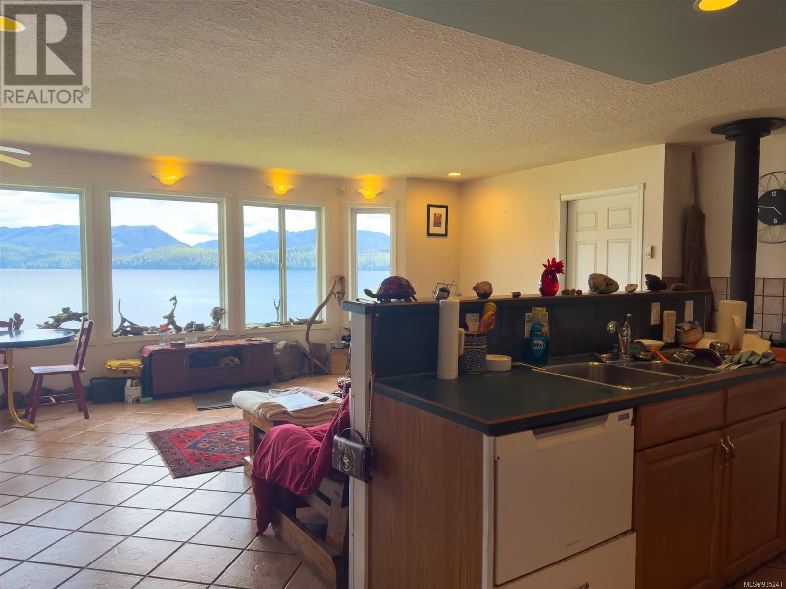 243 Harbour Rd, Coal Harbour, British Columbia  V0N 1K0 - Photo 10 - 935241