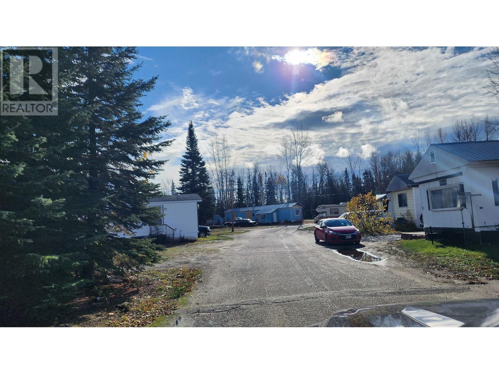 60 Chichouyenily Drive, Mackenzie, British Columbia  V0J 2C0 - Photo 4 - C8055638