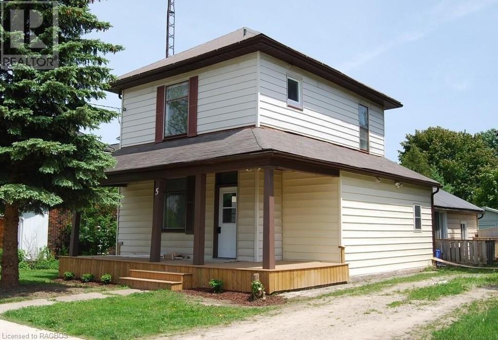 5 Queen Street W, Clifford, Ontario N0G 1M0 (26214043) Benchmark Real