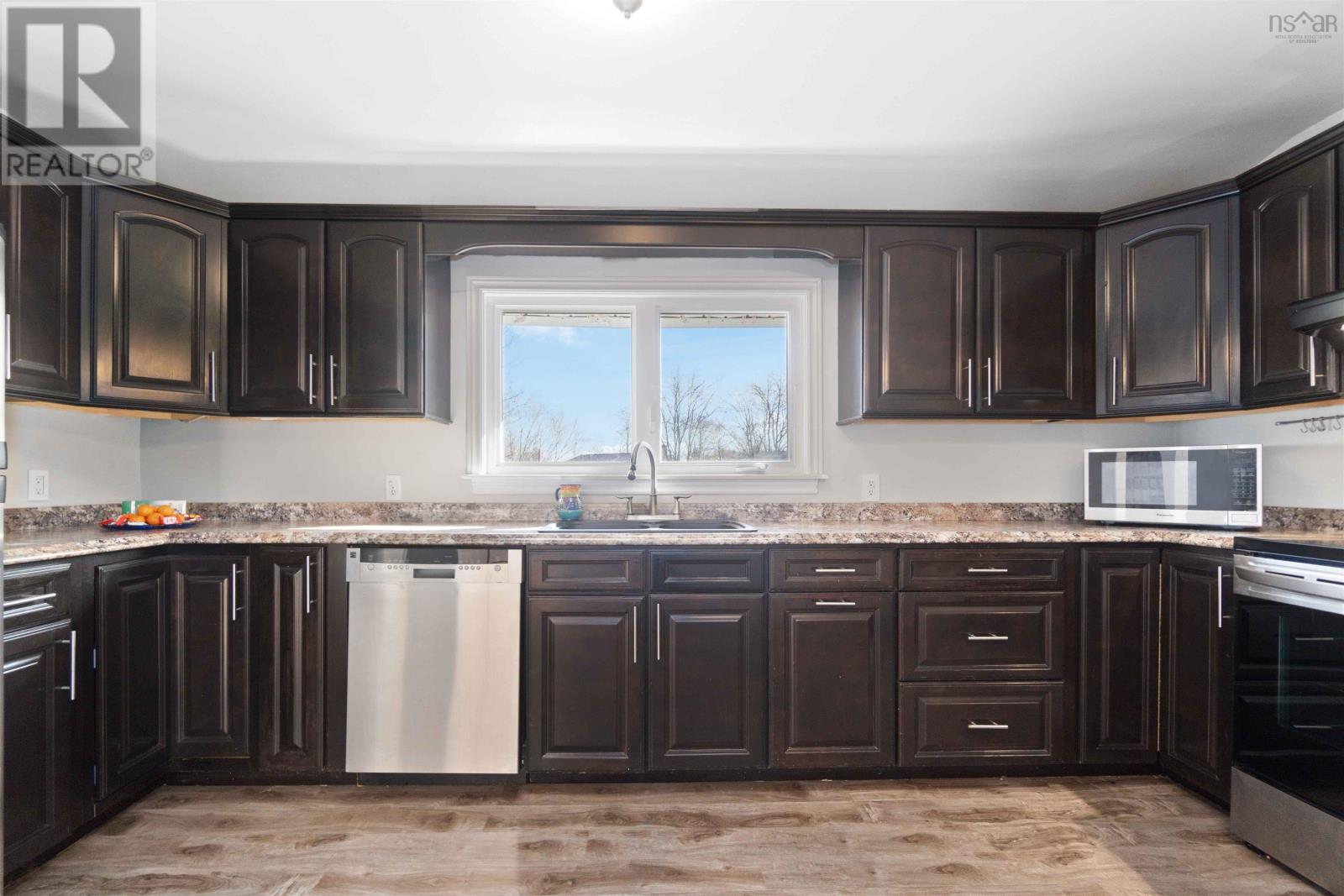 27 Kingsmere Court, Timberlea, Nova Scotia  B3T 1J4 - Photo 12 - 202323649