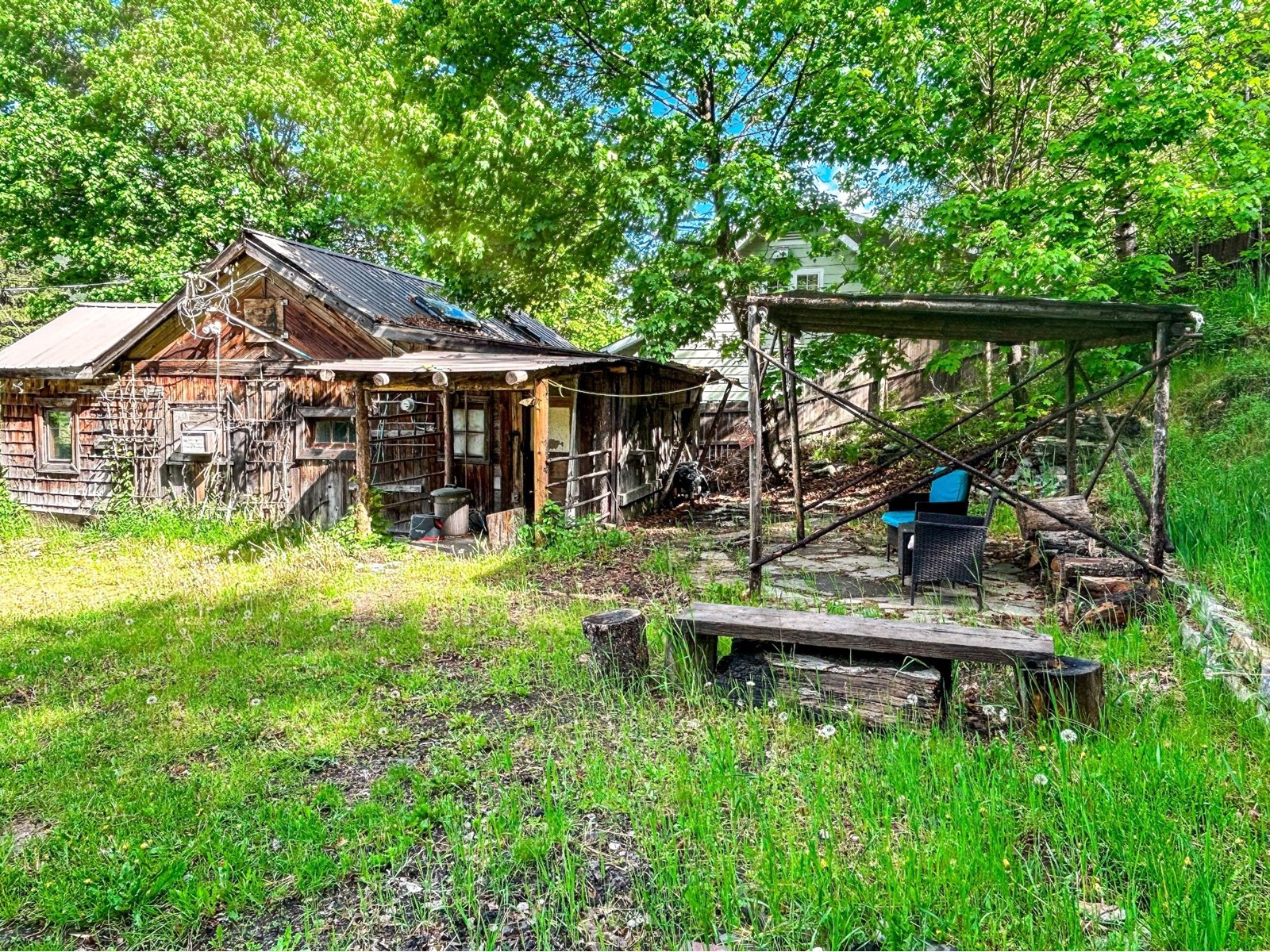 9338 Half Moon Ave, Moyie, British Columbia V0B 2A0 (26277078) Chris